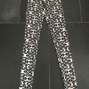 Brand New Size Small Black/White Leggings